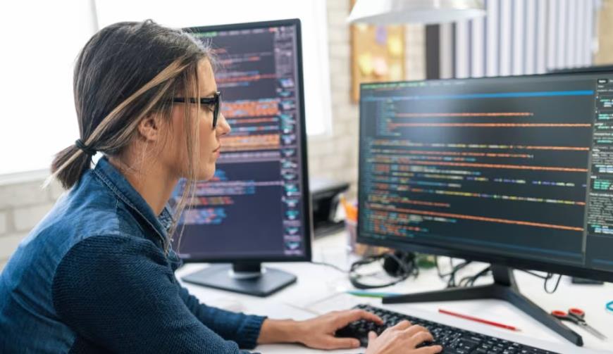 海南藏族小程序开发公司：DevOps与BI工具生命周期管理的深度融合